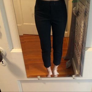 Liz Claiborne black ankle khaki pants